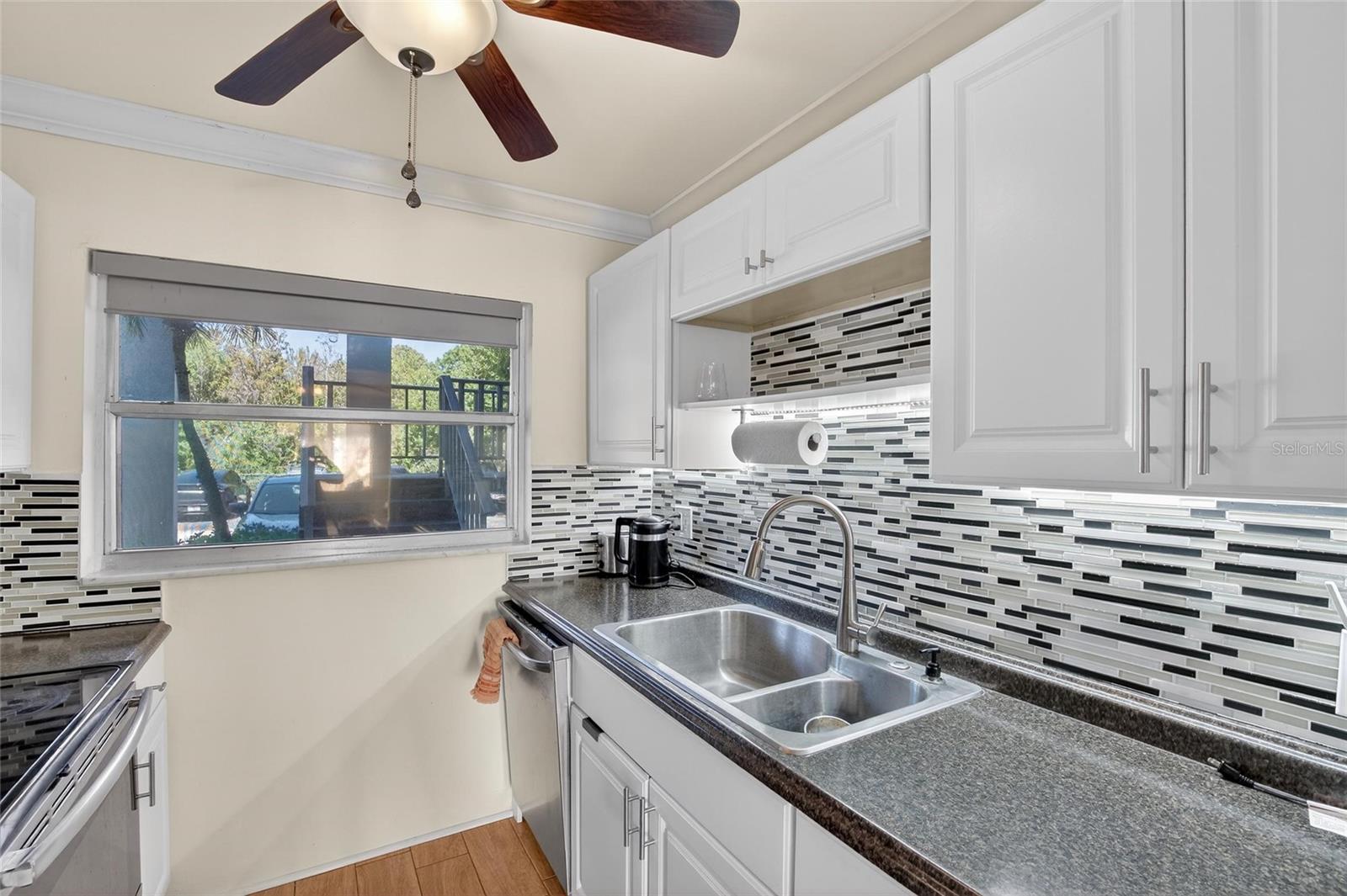 1303 S HERCULES AVE #2 — photo 3
