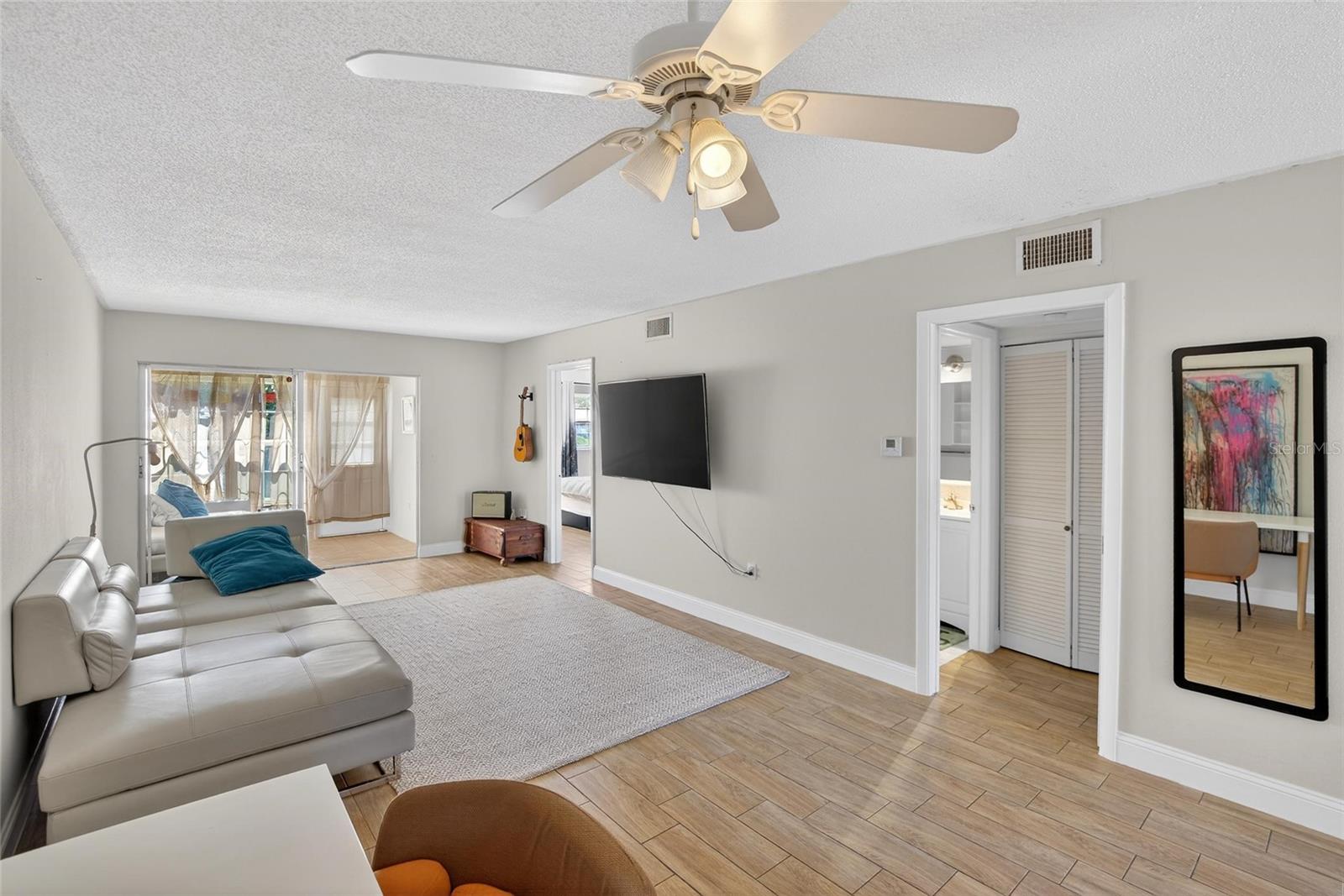 1303 S HERCULES AVE #2 — photo 10