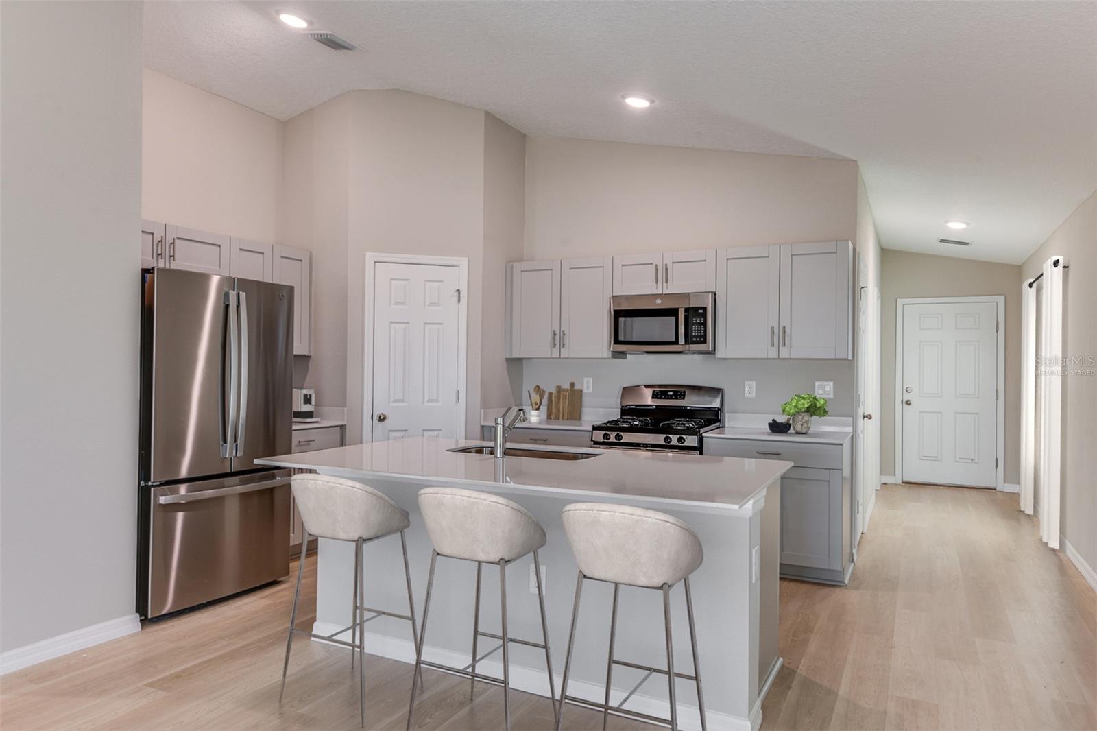 15250 MAUDE LANDING LOOP — photo 2
