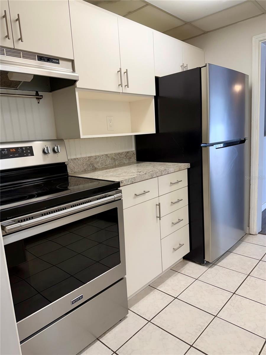 2419 WELLS AVENUE — photo 8