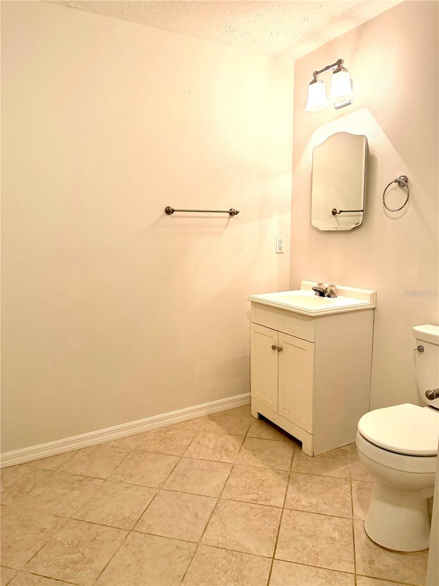 2419 WELLS AVENUE — photo 25
