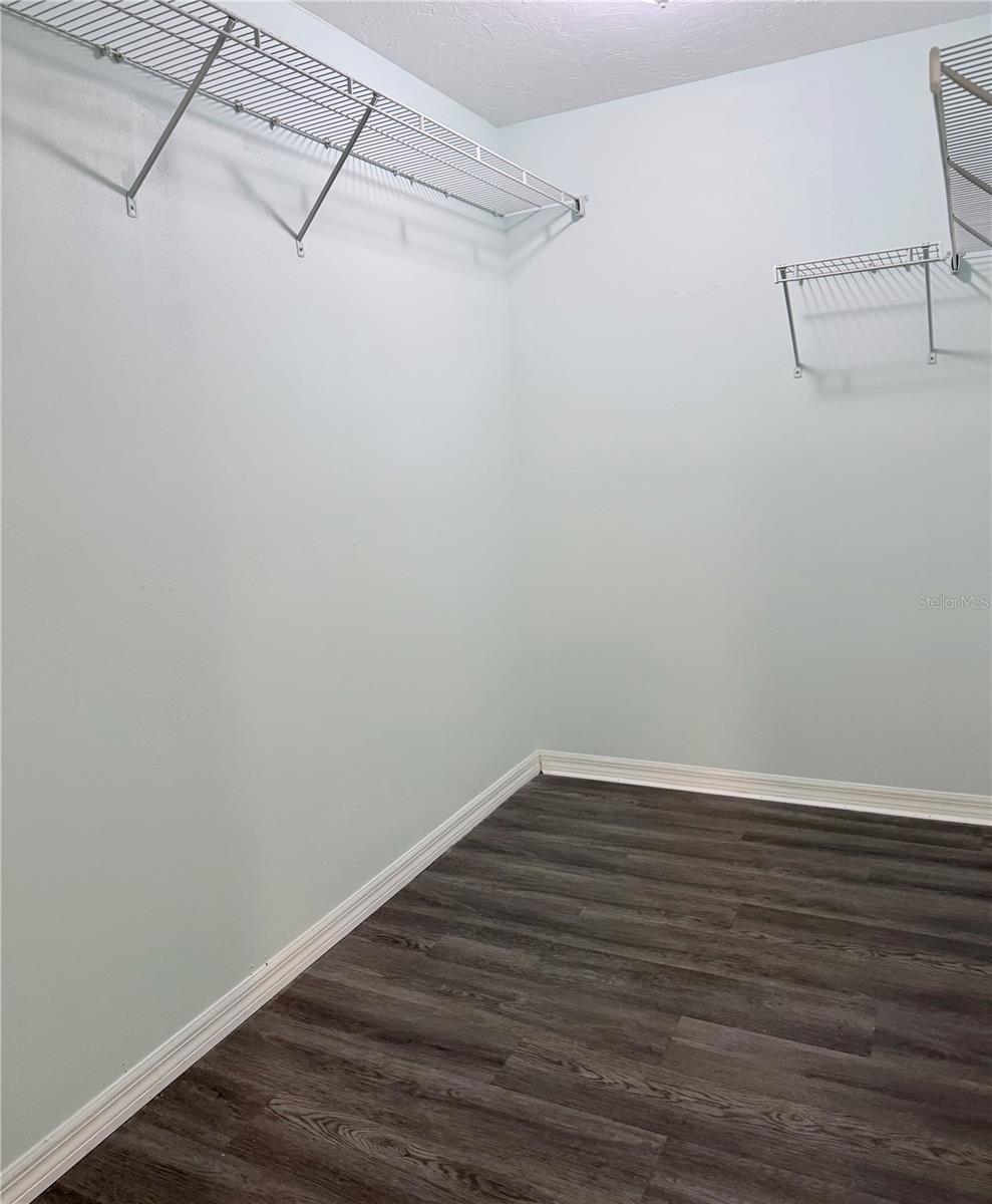 2419 WELLS AVENUE — photo 15