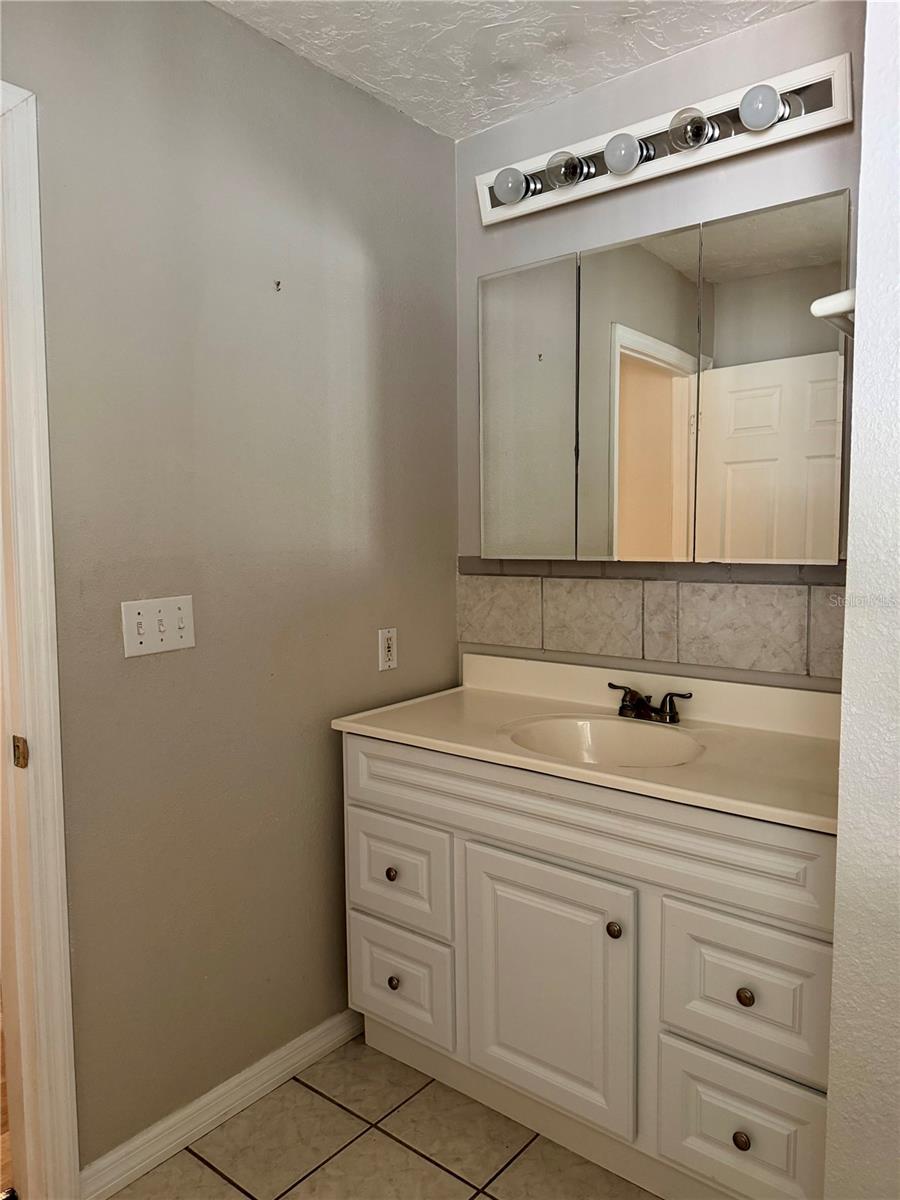 2419 WELLS AVENUE — photo 18