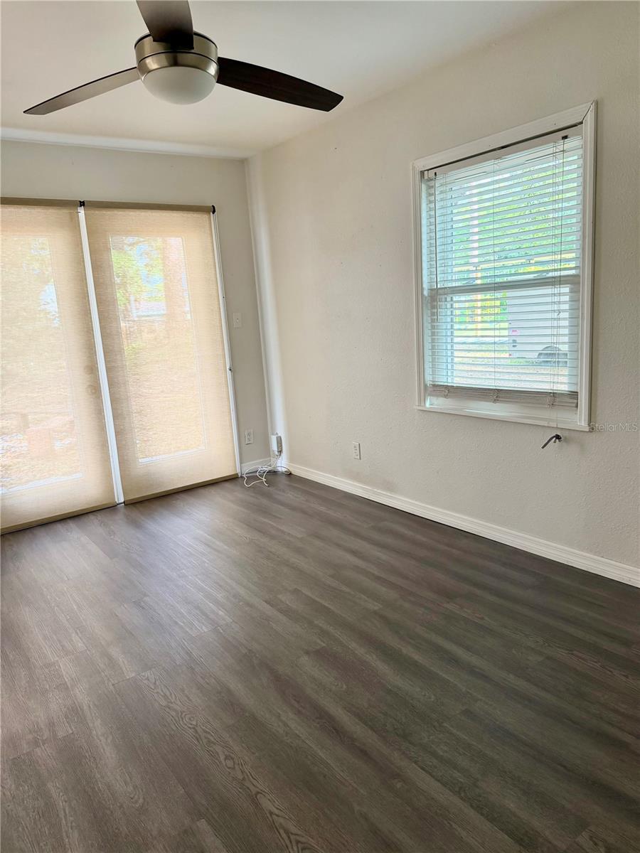2419 WELLS AVENUE — photo 11