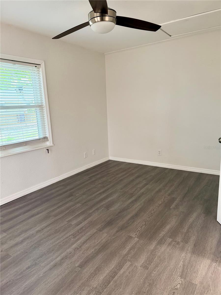 2419 WELLS AVENUE — photo 10
