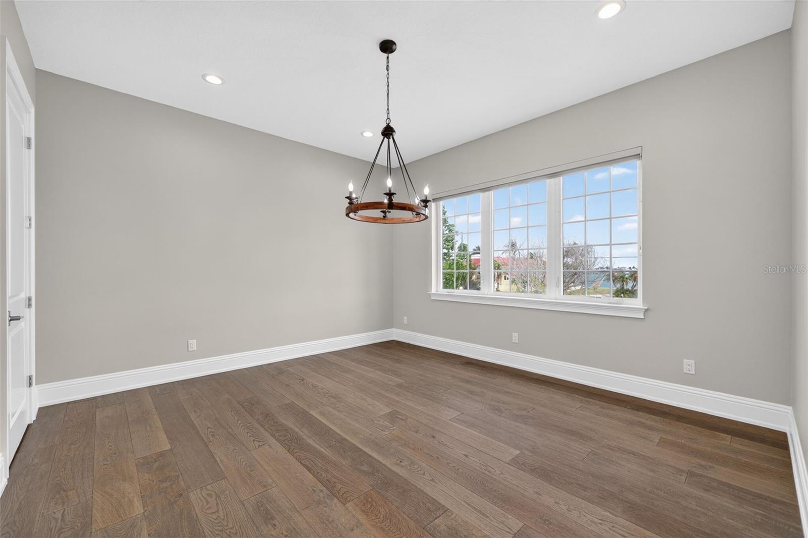 13 TREASURE LN — photo 29