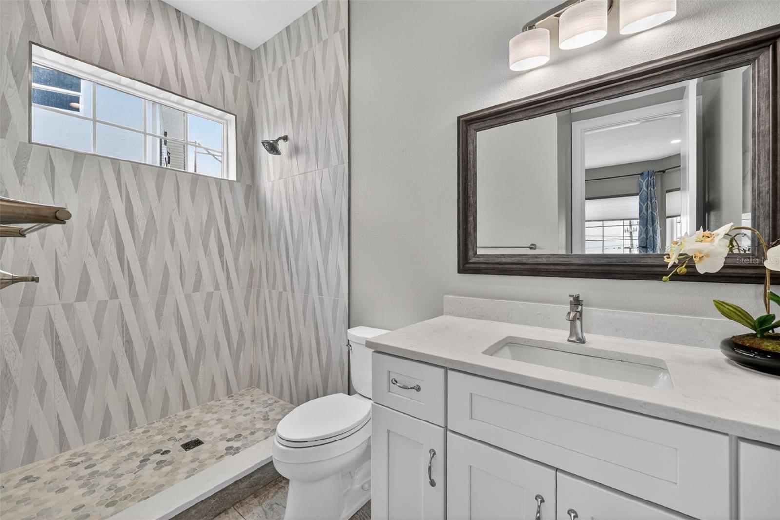 13 TREASURE LN — photo 34