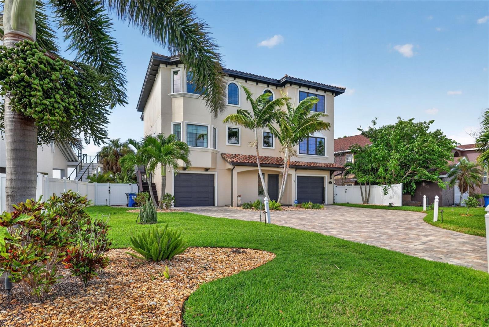 13 TREASURE LN — photo 4
