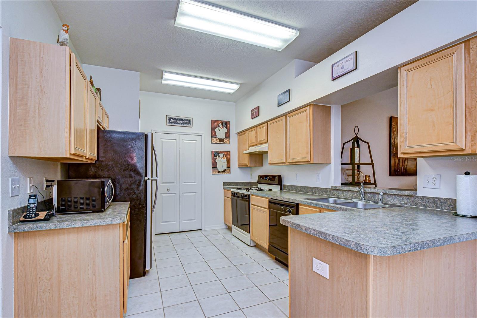 1832 SASSAFRAS DR — photo 19