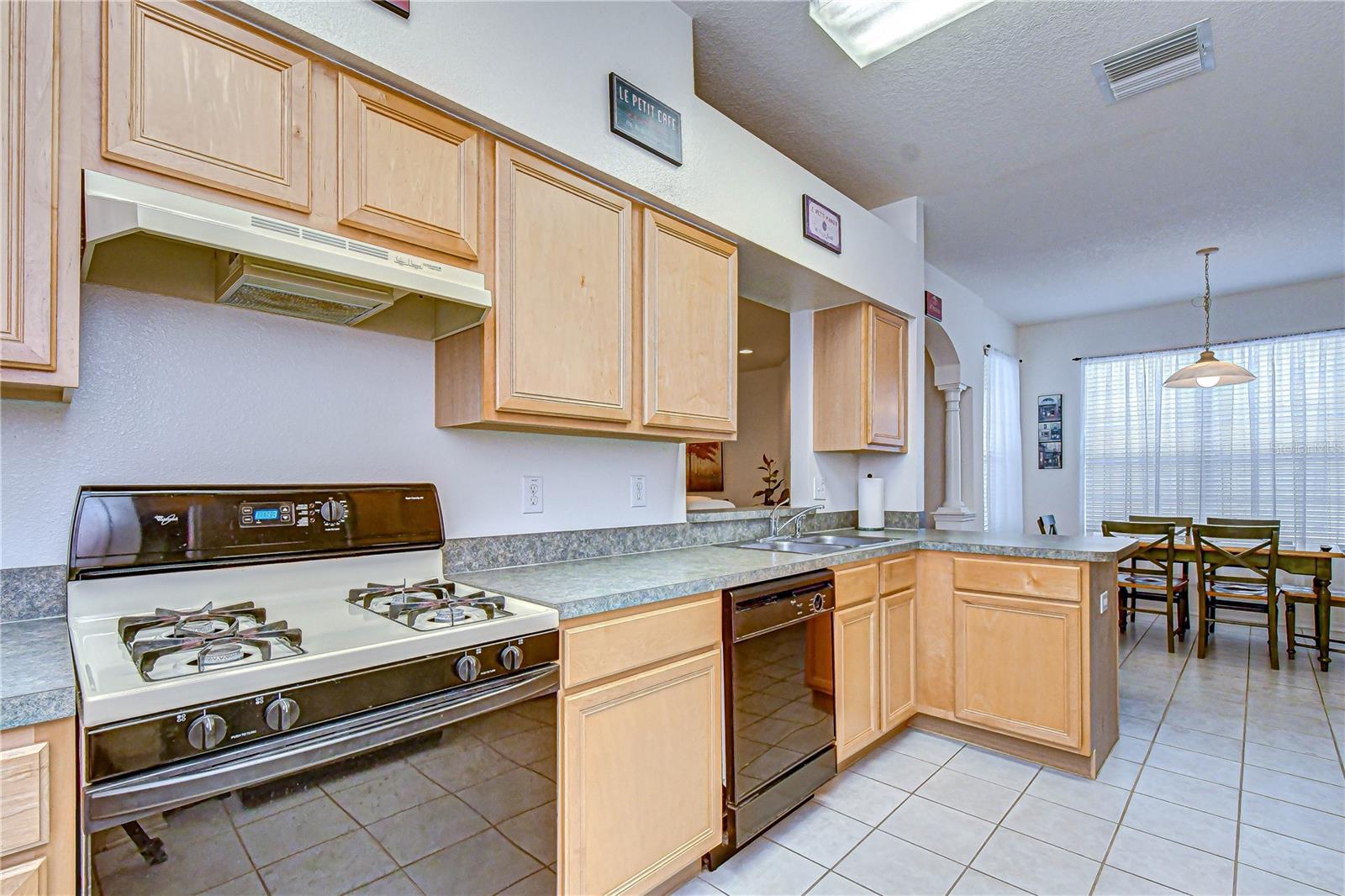 1832 SASSAFRAS DR — photo 26