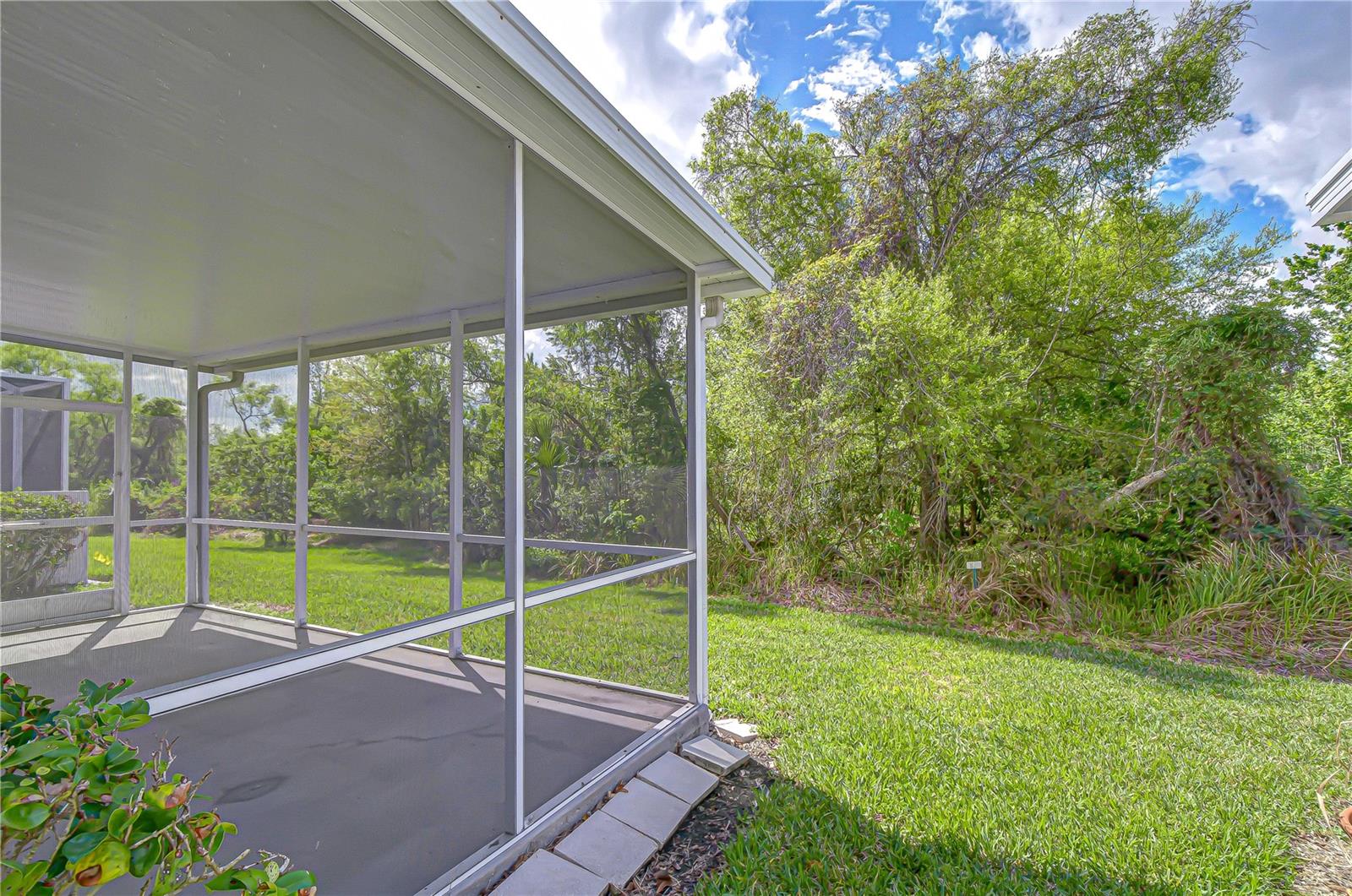 1832 SASSAFRAS DR — photo 53