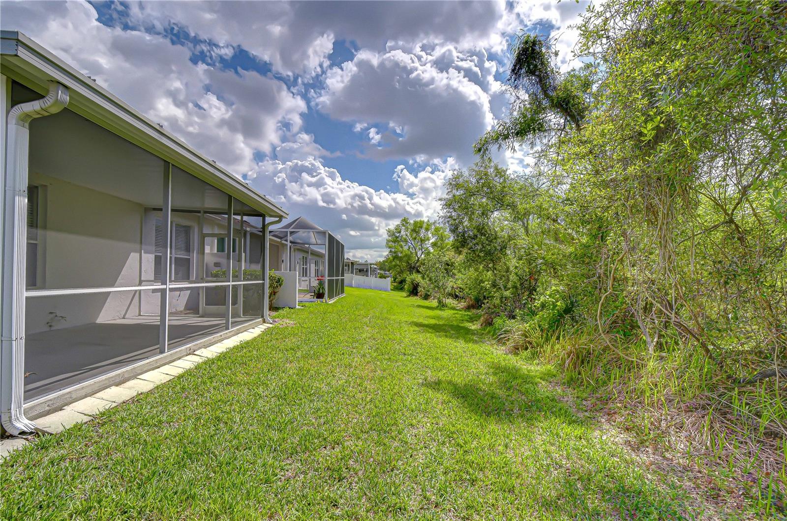 1832 SASSAFRAS DR — photo 54