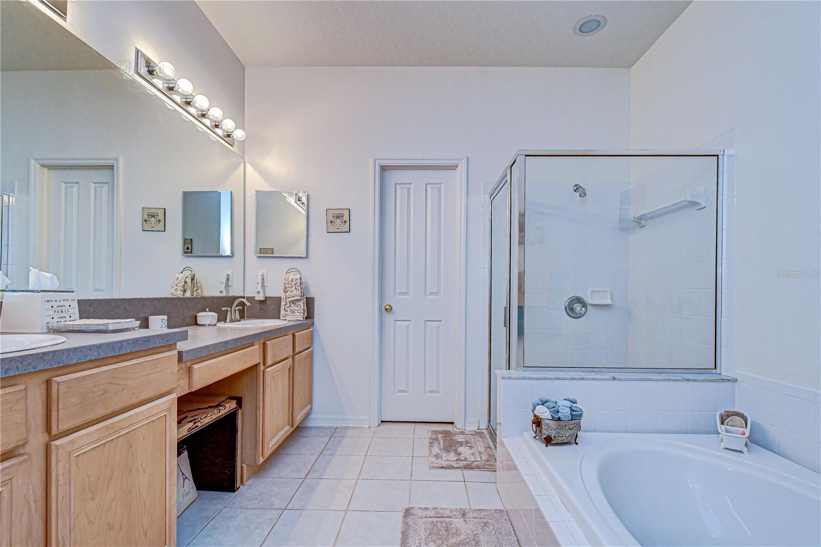 1832 SASSAFRAS DR — photo 46