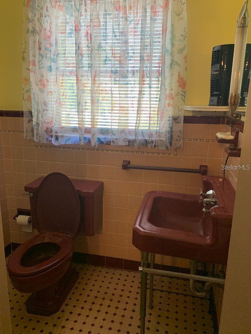 750 CHARLIE TAYLOR RD — photo 34