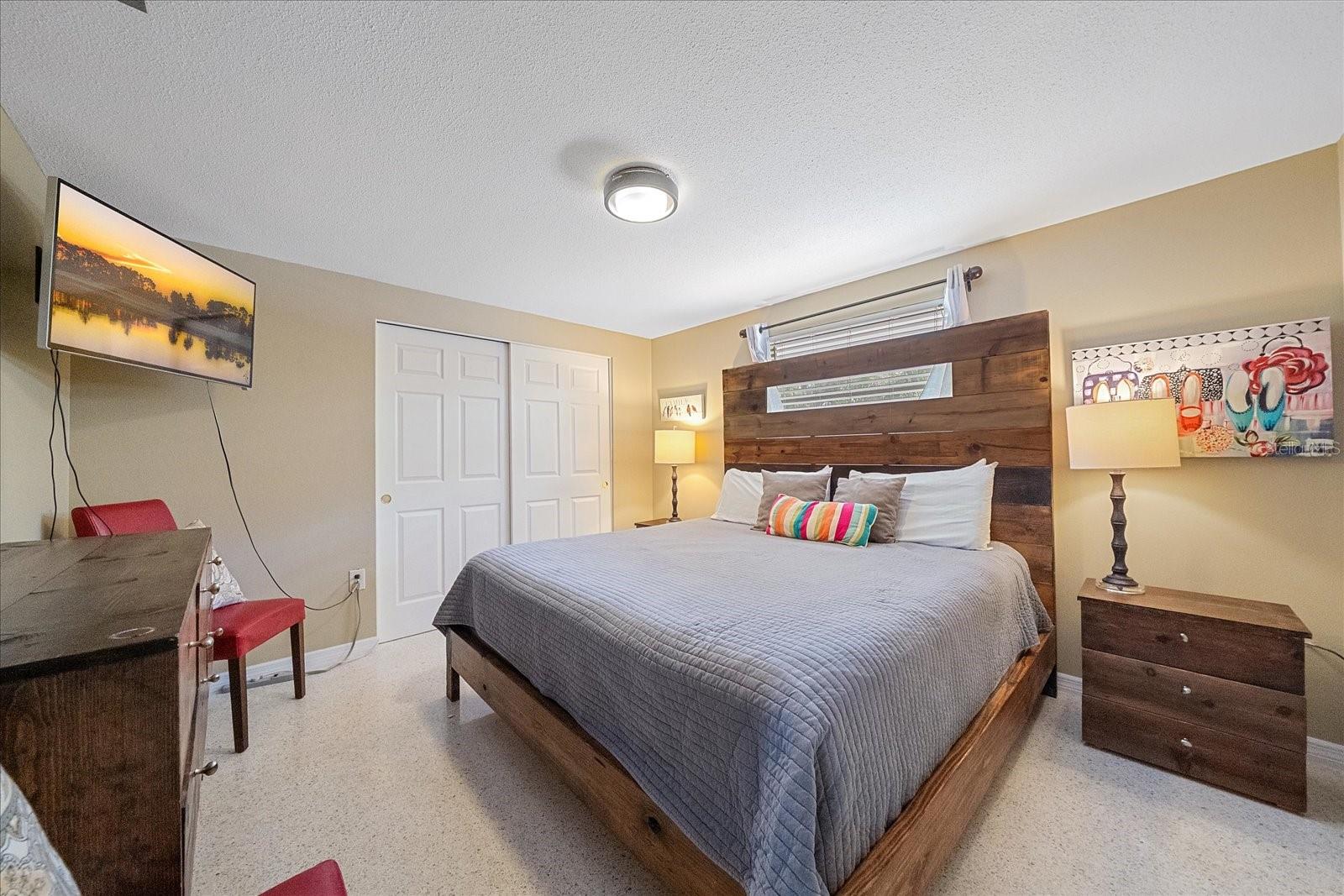 611 VENICE LN — photo 28