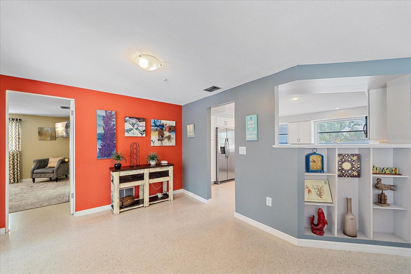 611 VENICE LN — photo 8