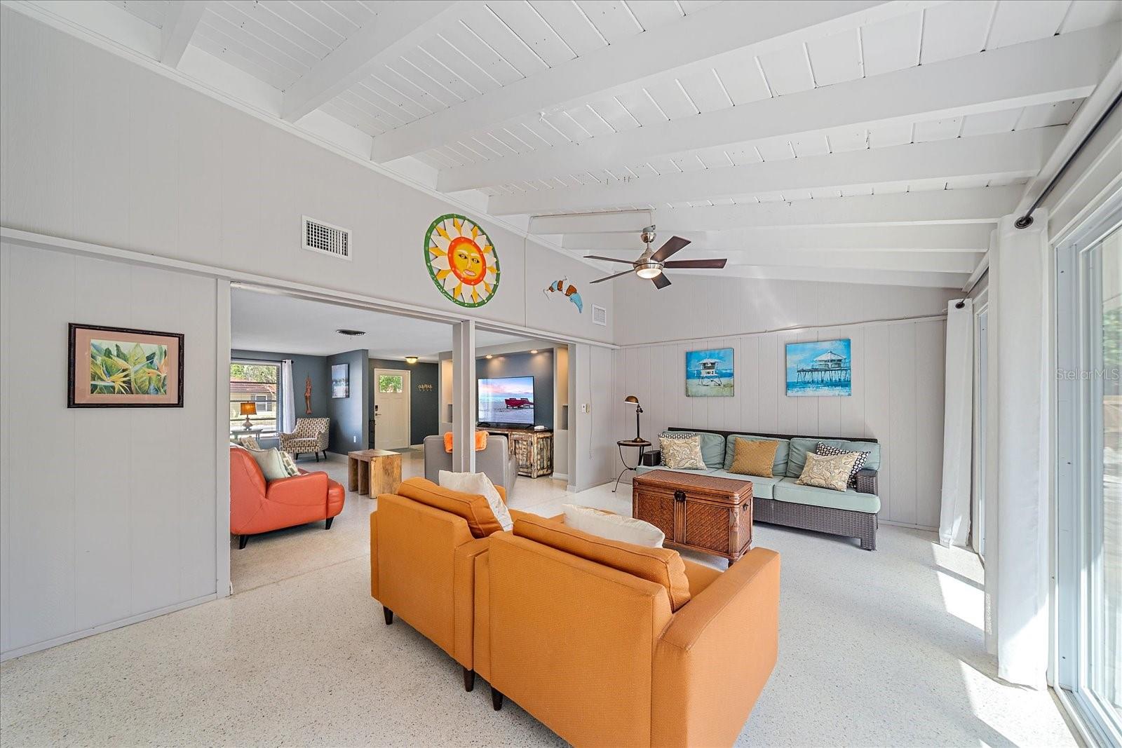 611 VENICE LN — photo 5