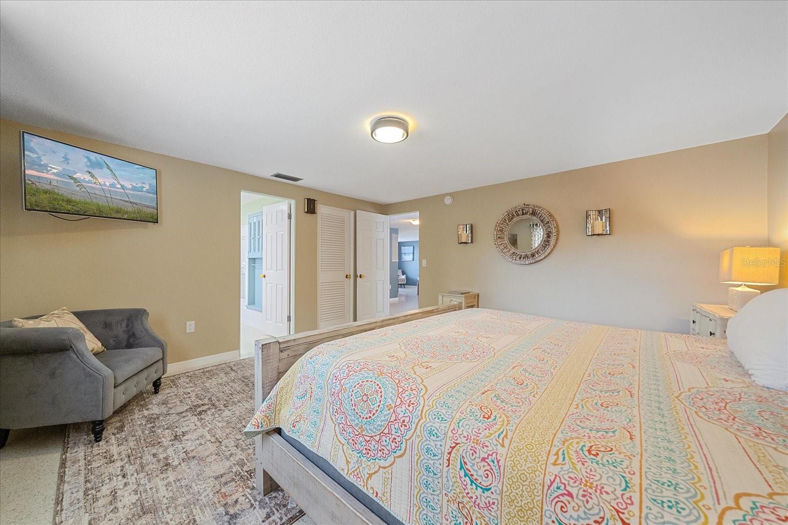 611 VENICE LN — photo 24