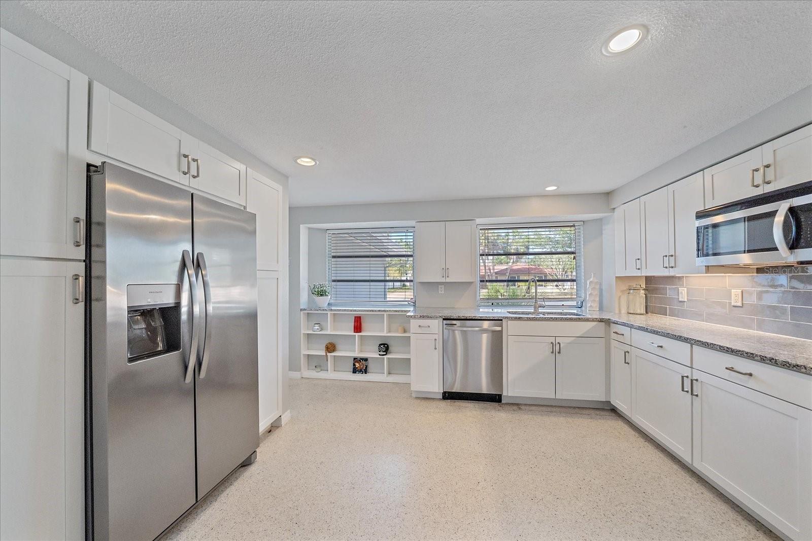 611 VENICE LN — photo 13