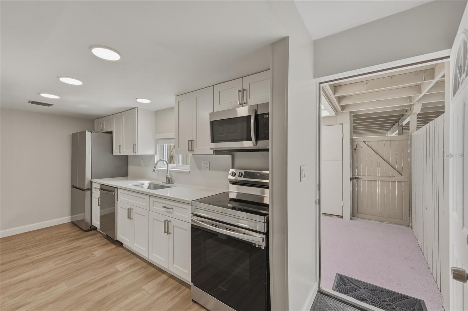 7912 CEDAR DR #7912 — photo 6