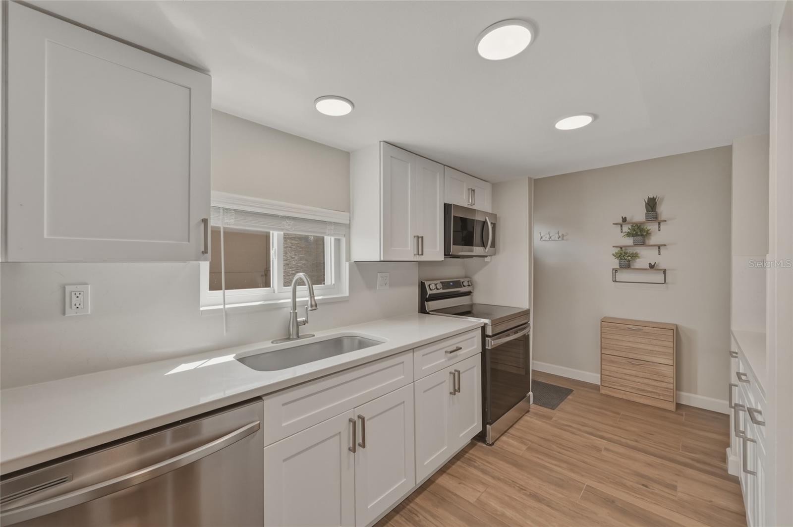 7912 CEDAR DR #7912 — photo 7