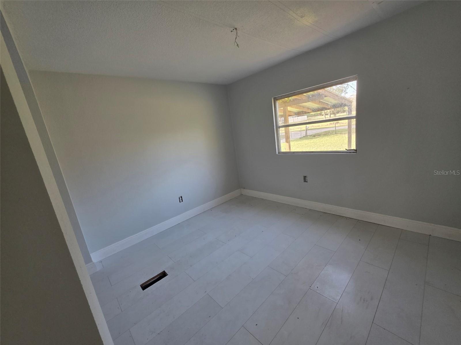 37414 NORTHSIDE DR — photo 6