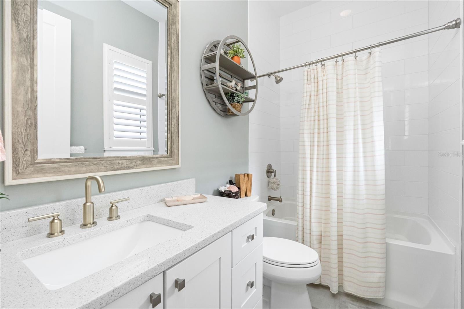 124 FOREST HILLS DR — photo 43