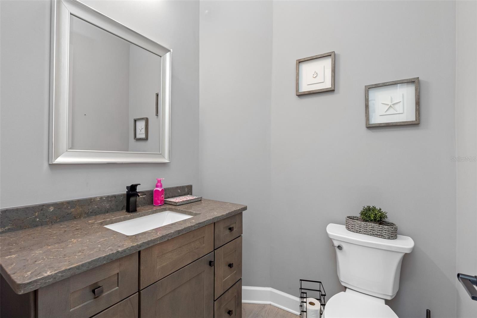 124 FOREST HILLS DR — photo 36