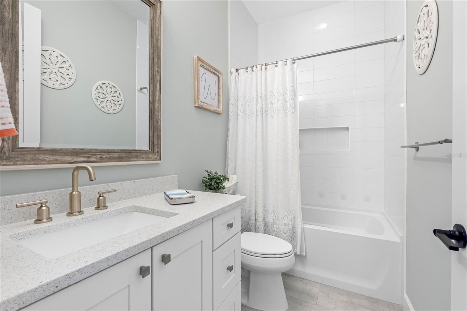 124 FOREST HILLS DR — photo 48