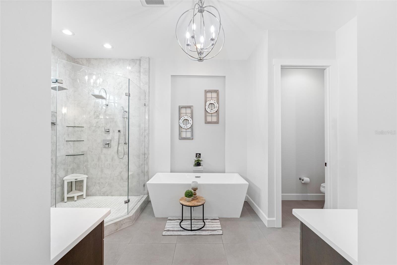 124 FOREST HILLS DR — photo 46