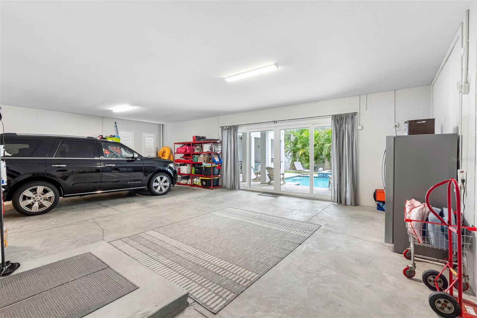 124 FOREST HILLS DR — photo 62