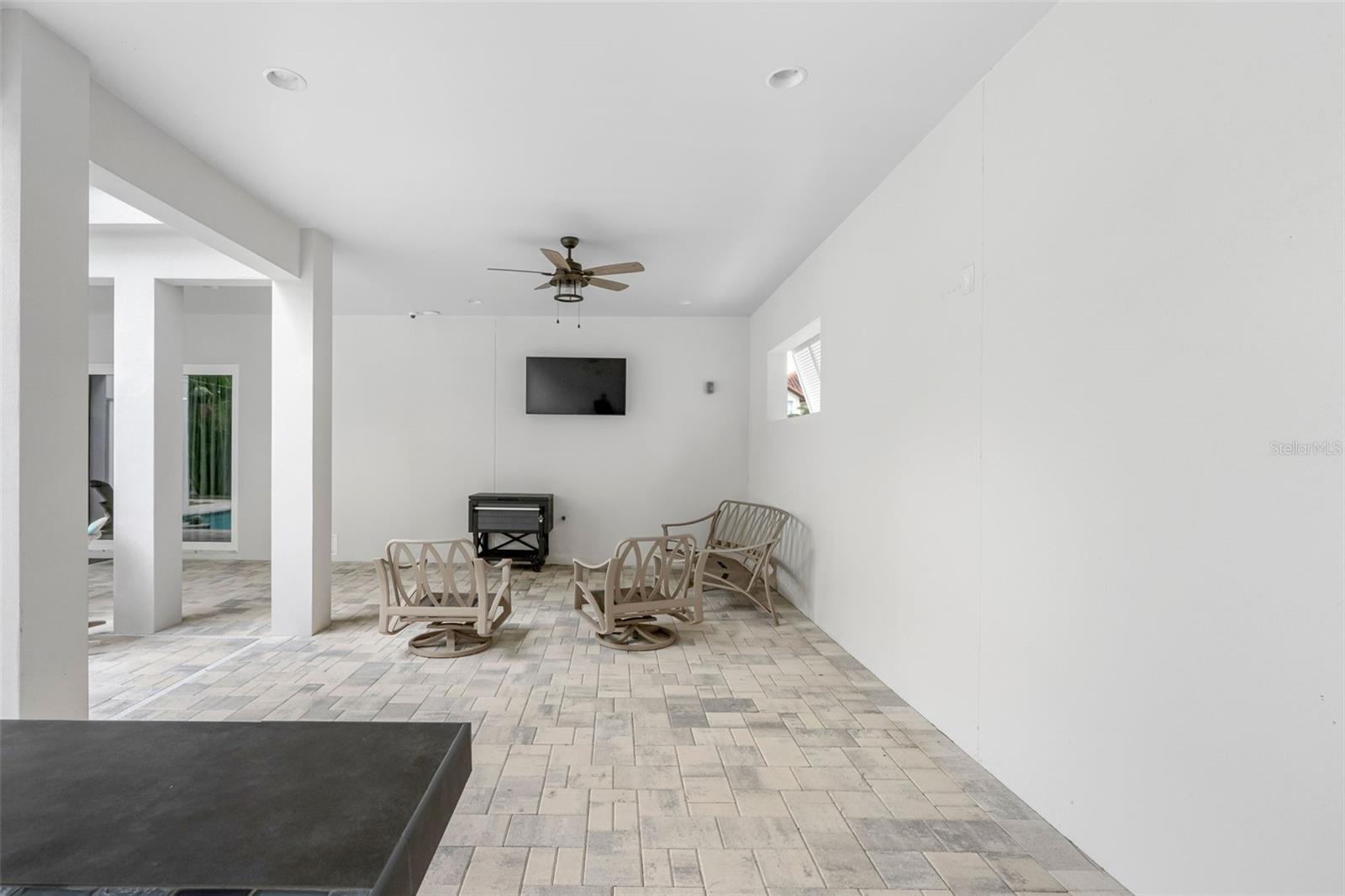 124 FOREST HILLS DR — photo 67
