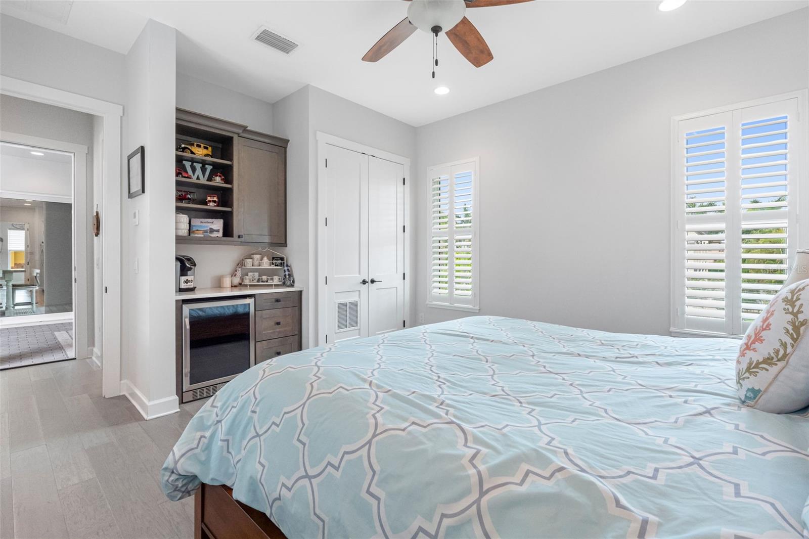 124 FOREST HILLS DR — photo 53