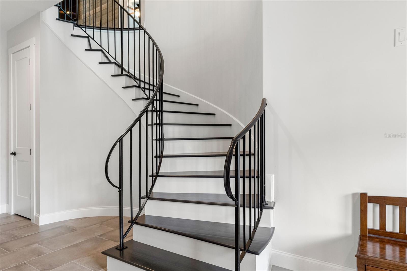 124 FOREST HILLS DR — photo 82