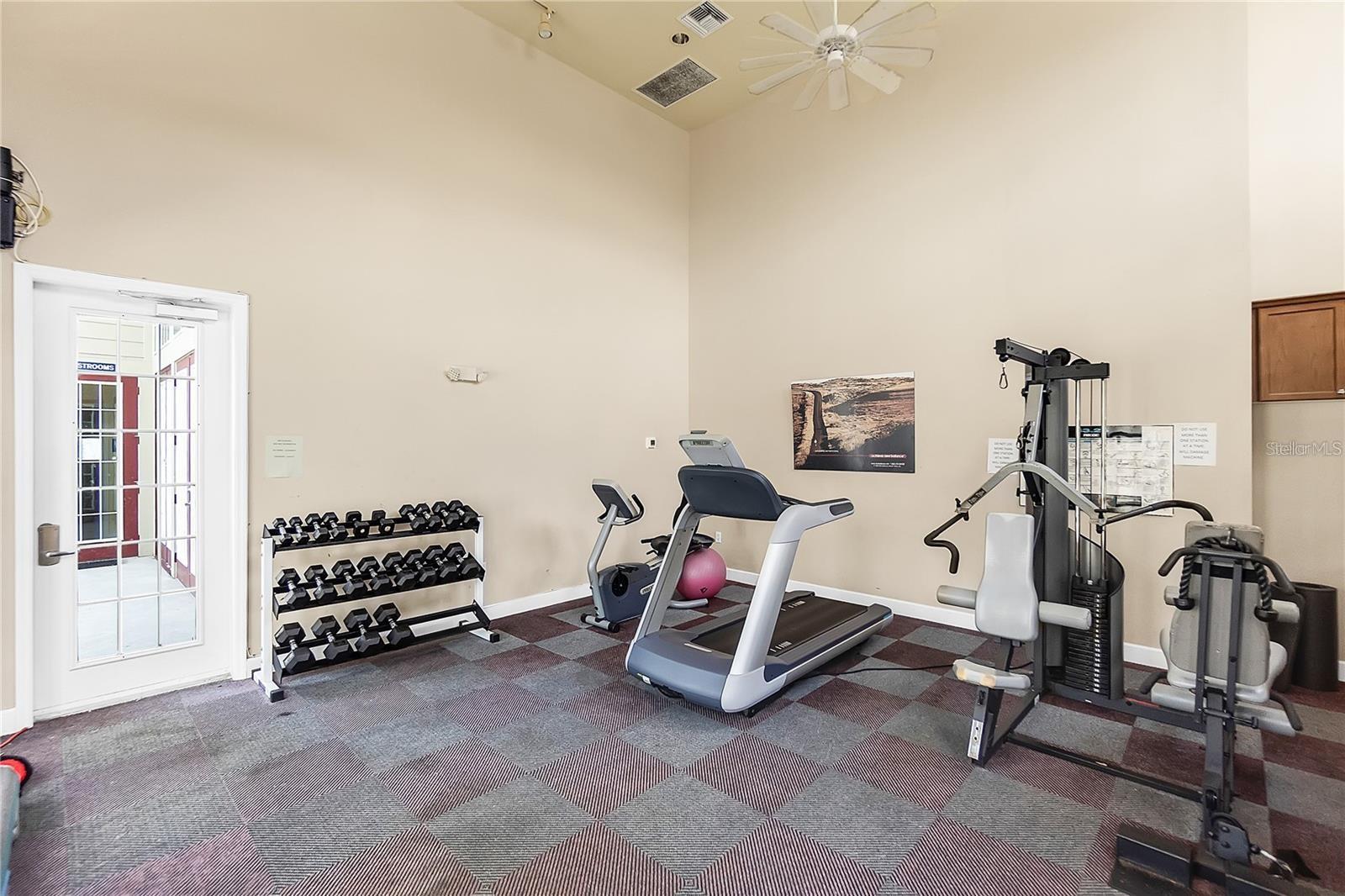 7698 PLANTATION CIR — photo 35
