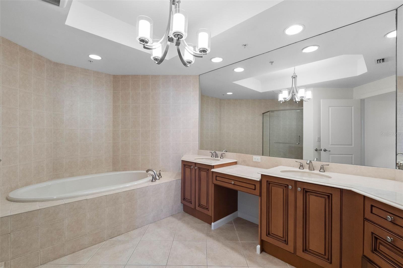 5823 BOWEN DANIEL DR #401 — photo 36