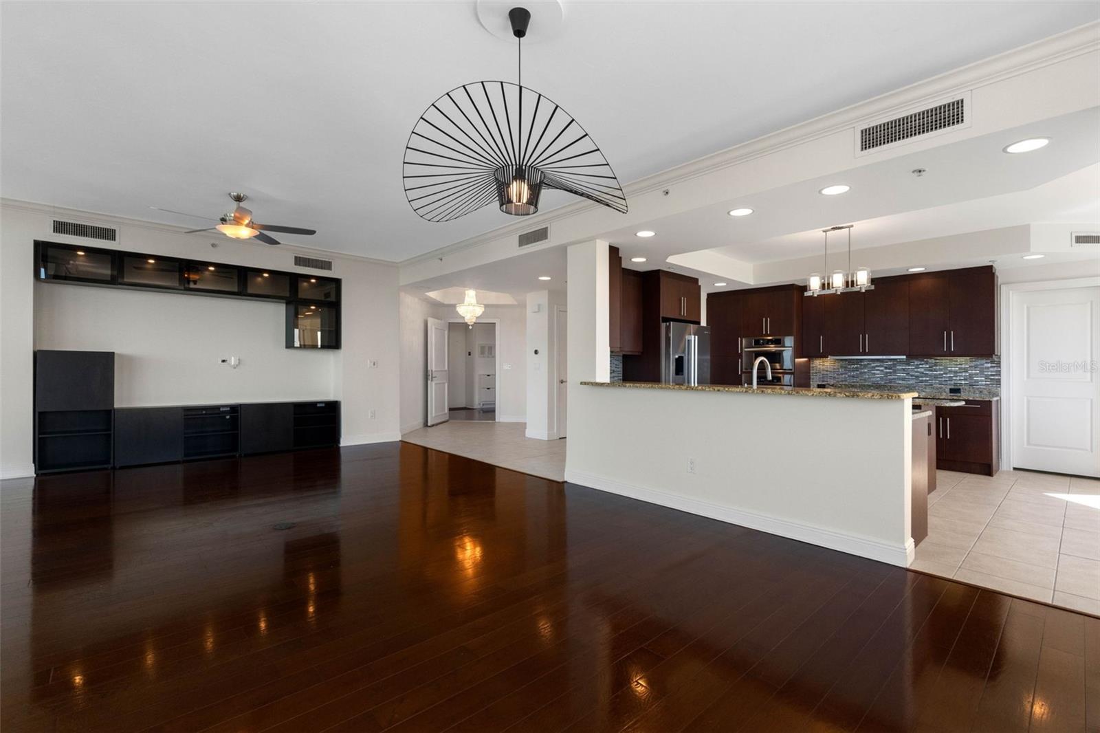 5823 BOWEN DANIEL DR #401 — photo 17