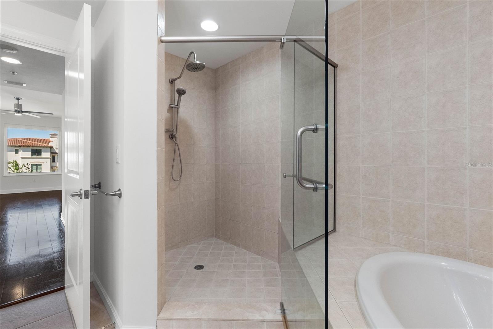 5823 BOWEN DANIEL DR #401 — photo 38