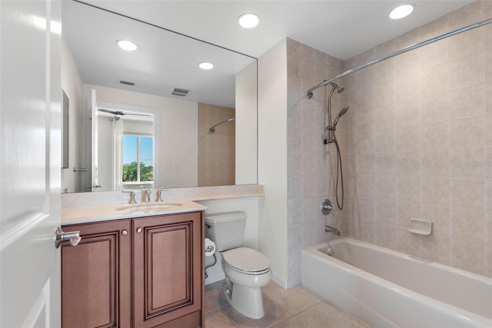 5823 BOWEN DANIEL DR #401 — photo 47