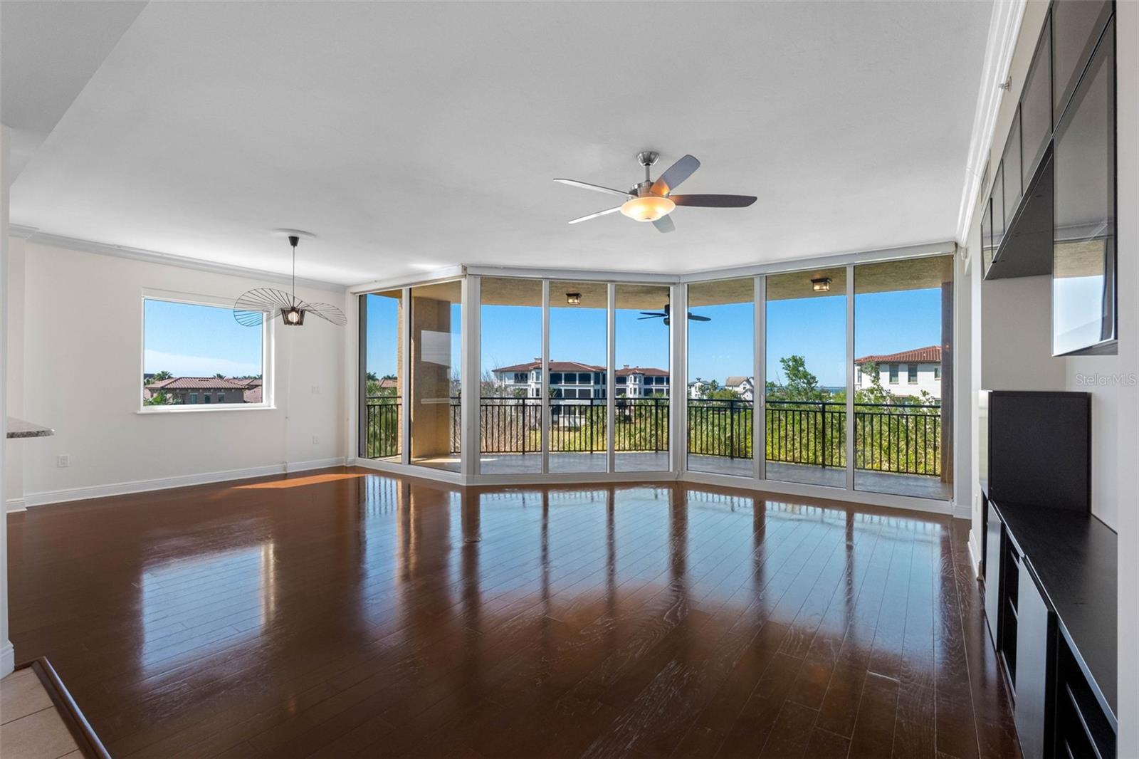 5823 BOWEN DANIEL DR #401 — photo 4