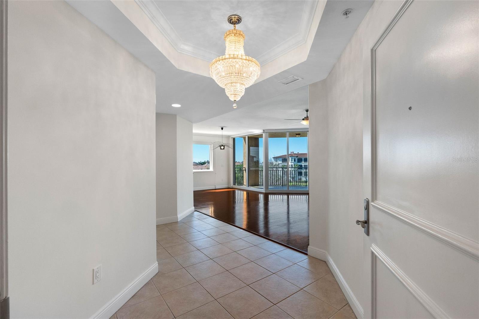 5823 BOWEN DANIEL DR #401 — photo 3