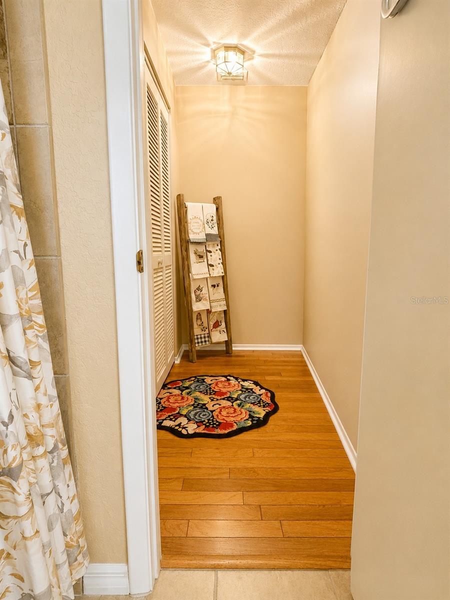 2309 WOODBEND CIR — photo 10