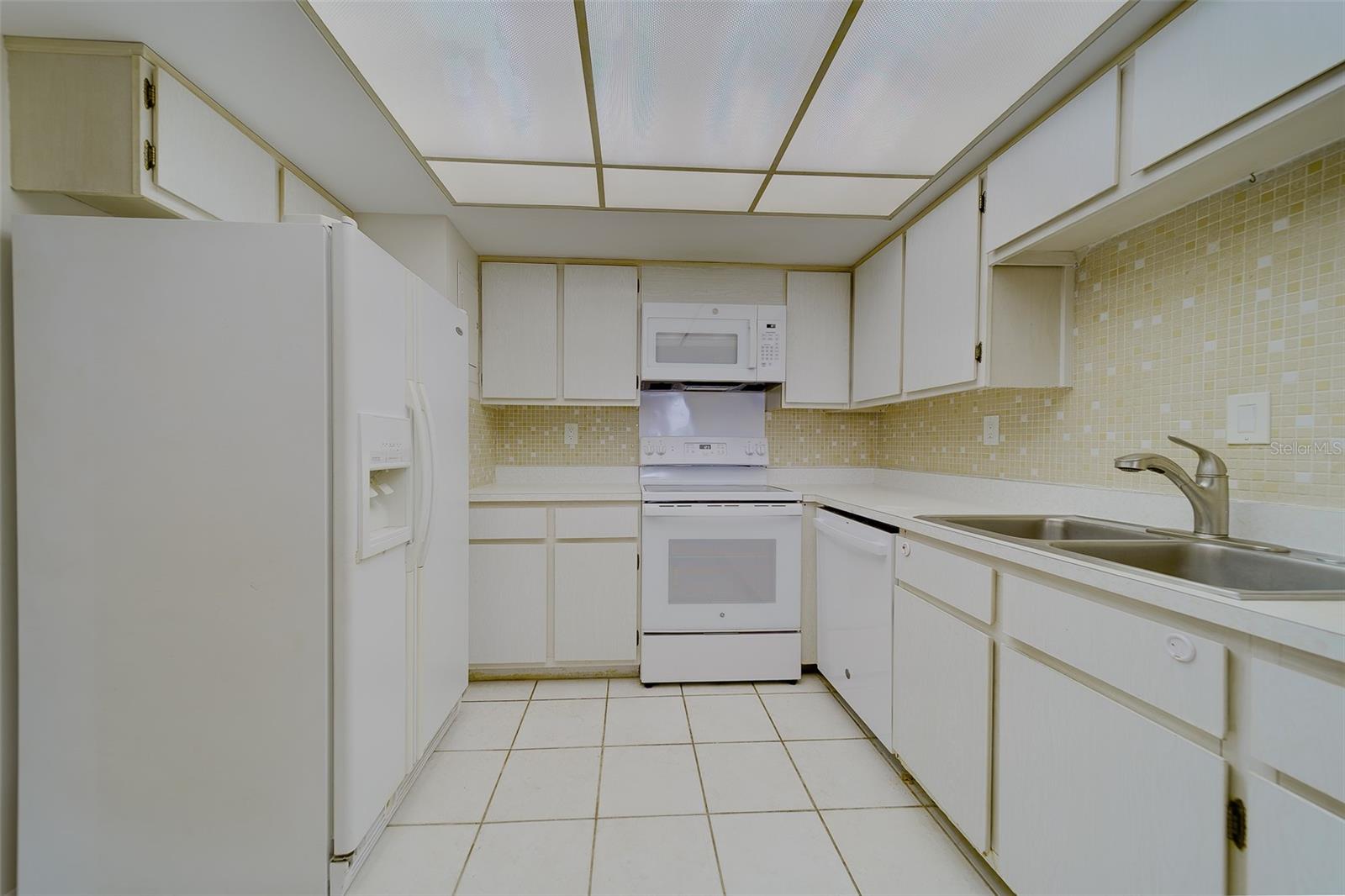 17920 GULF BLVD #1408 — photo 3
