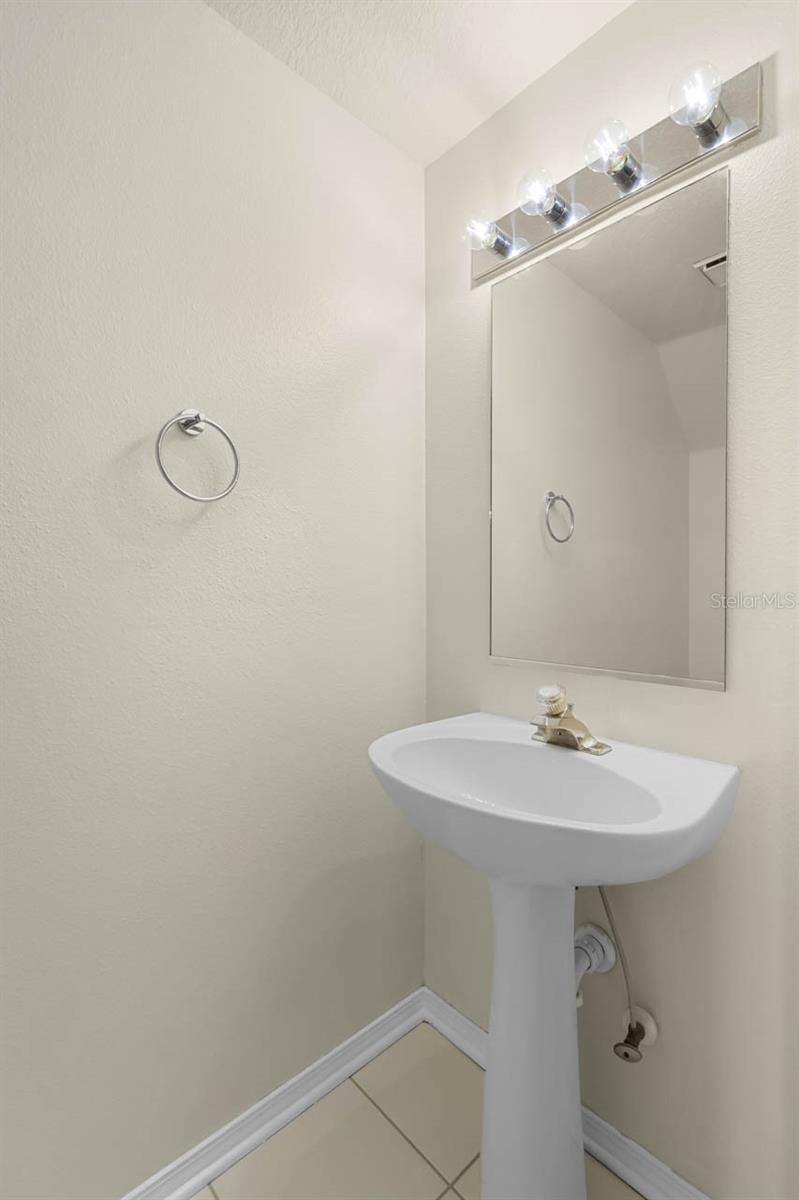 2411 LAKE WOODBERRY CIR — photo 34