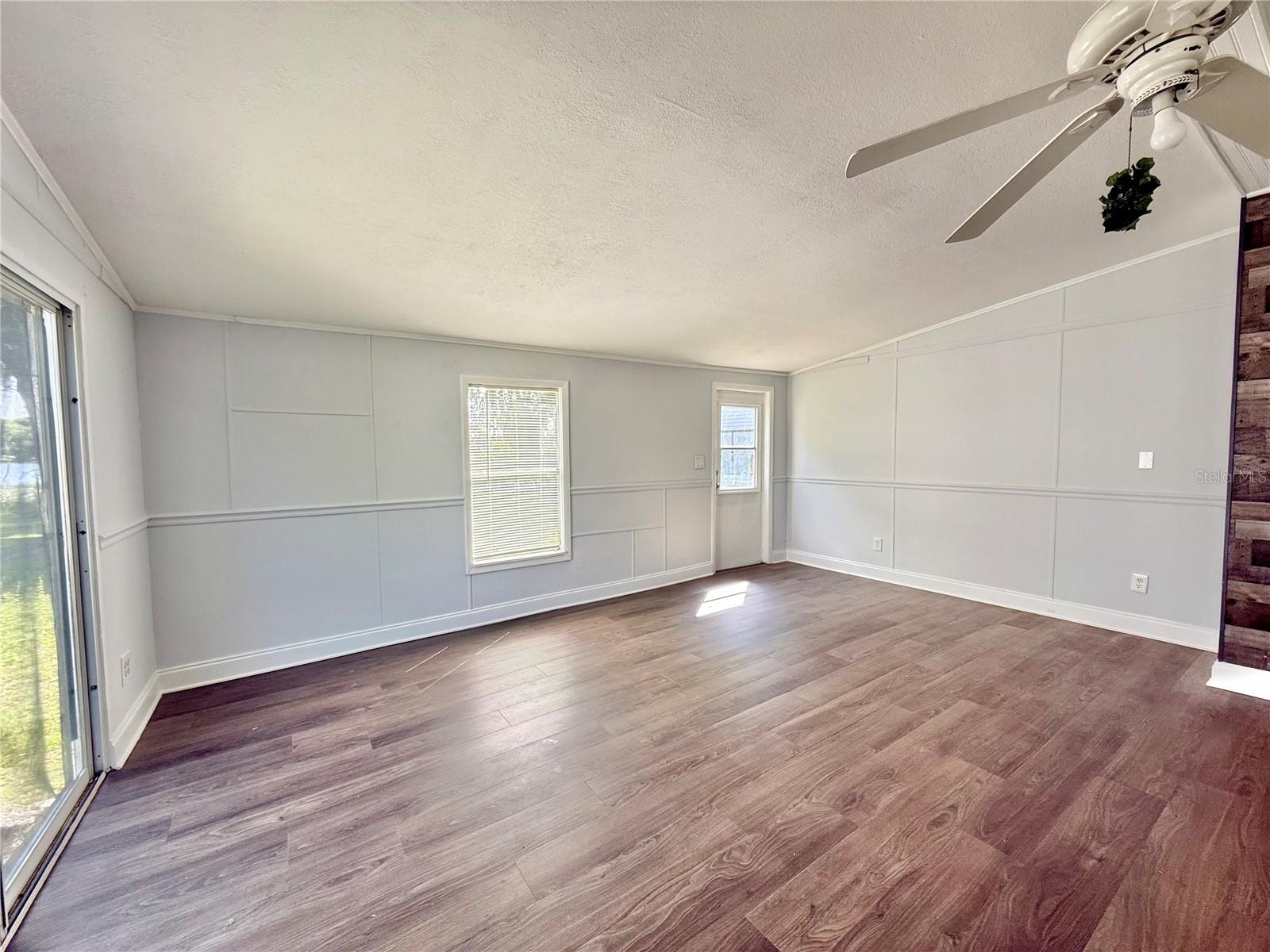 14618 GENEVA DR — photo 9