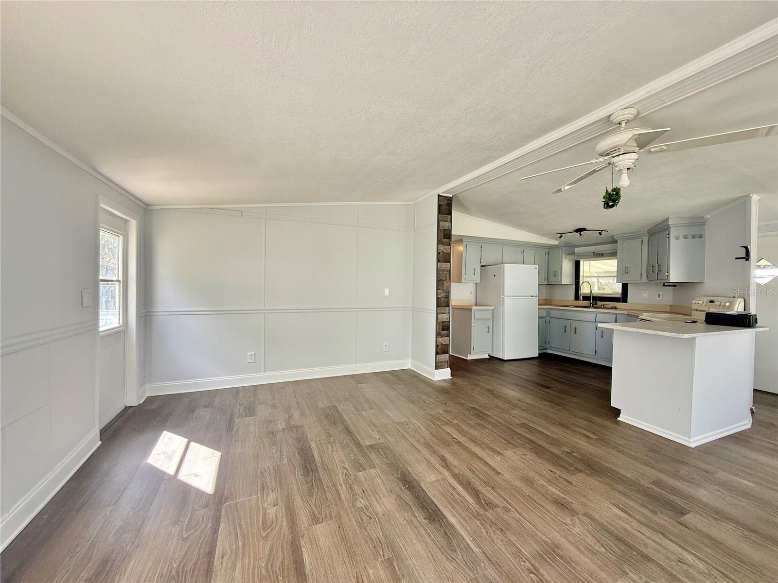 14618 GENEVA DR — photo 8