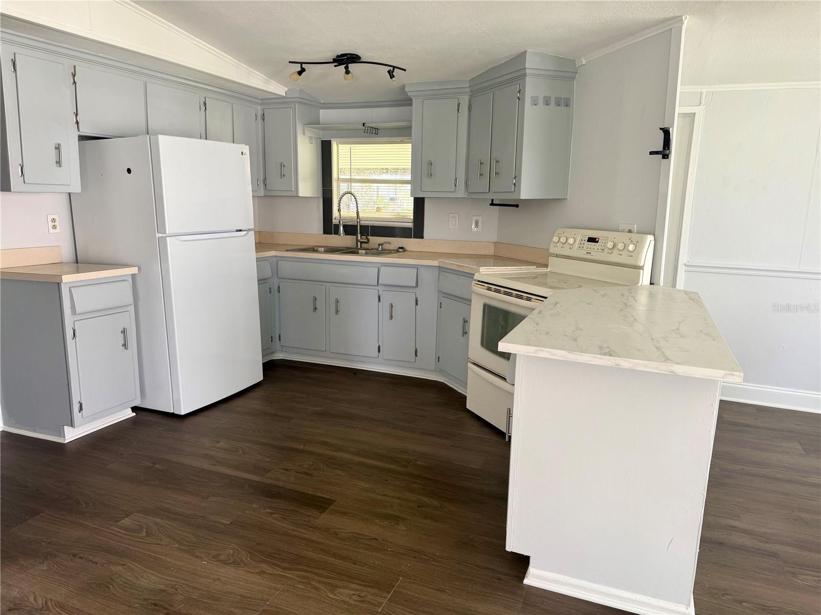 14618 GENEVA DR — photo 12