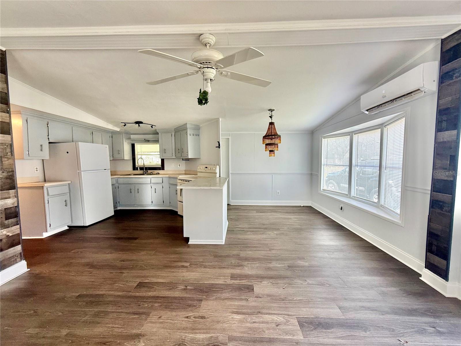 14618 GENEVA DR — photo 13