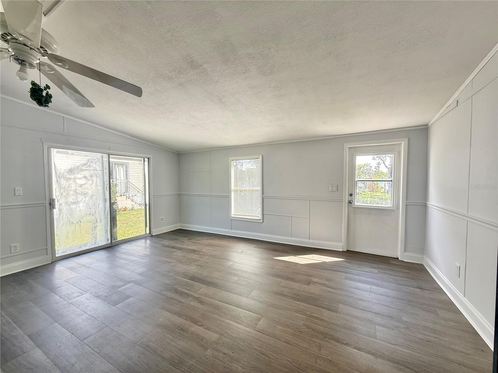 14618 GENEVA DR — photo 10