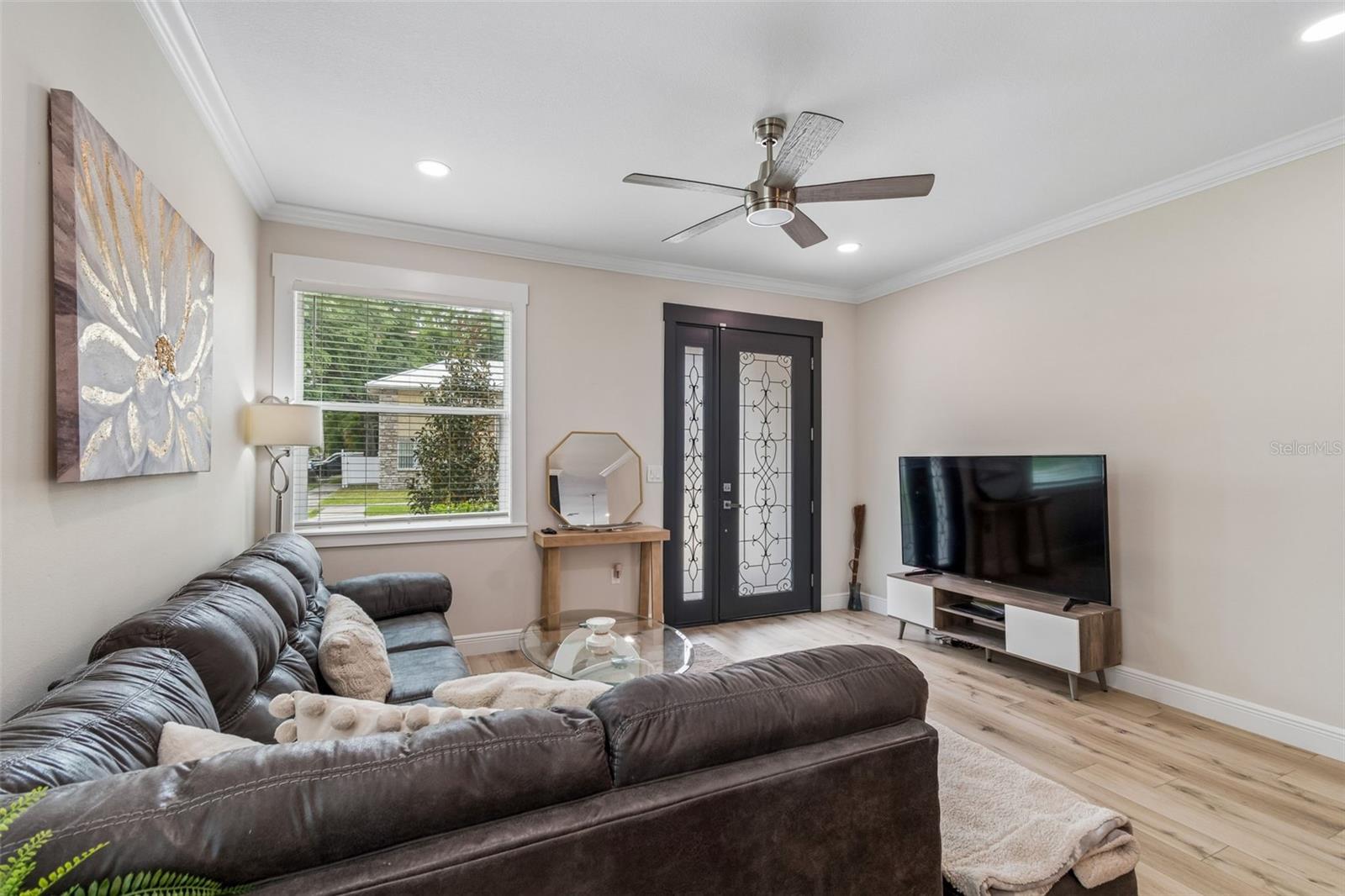 1901 W CLUSTER AVE — photo 9